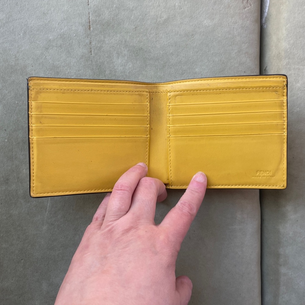 FENDI X Karl Lagerfeld Wallet collaboration 🖤💛 - Picture 3 of 6